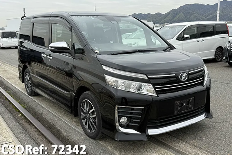 Toyota / Voxy 2016